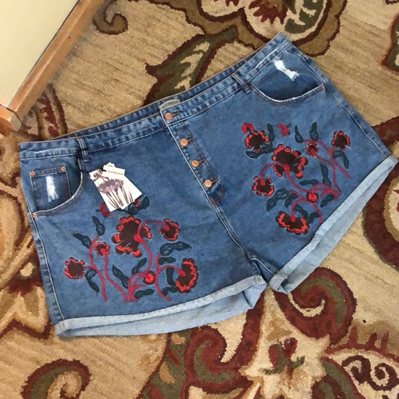 ALICE & YOU Size 26 Denim Shorts Floral Embroidered Fold-Hem  Distressing $69NEW - Picture 1 of 16
